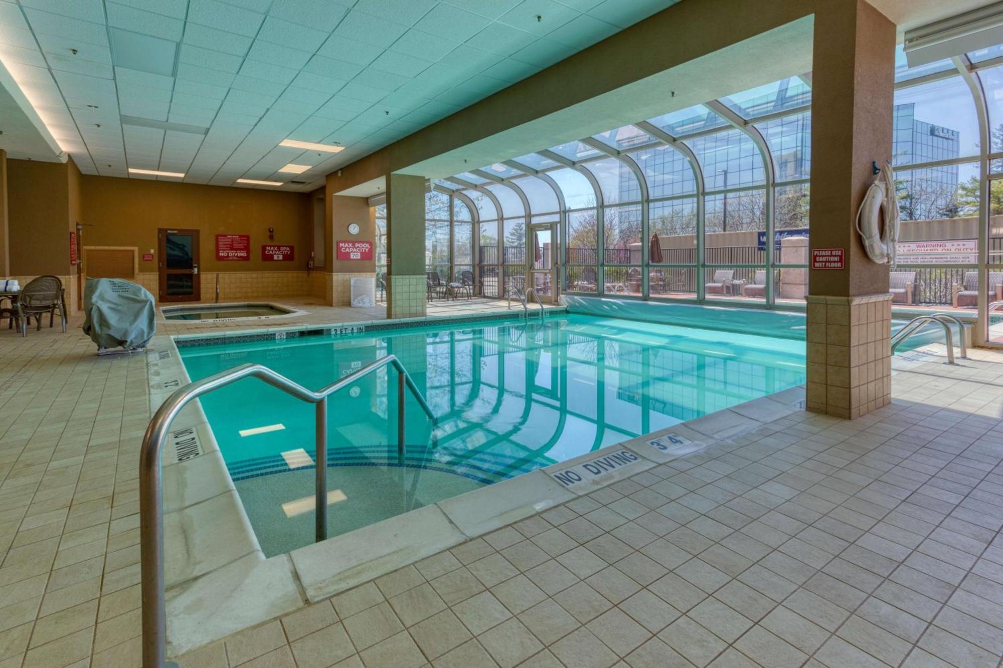 Drury Plaza Hotel St. Louis Chesterfield Exterior photo