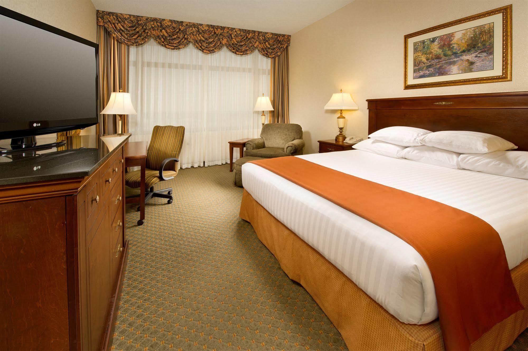 Drury Plaza Hotel St. Louis Chesterfield Exterior photo